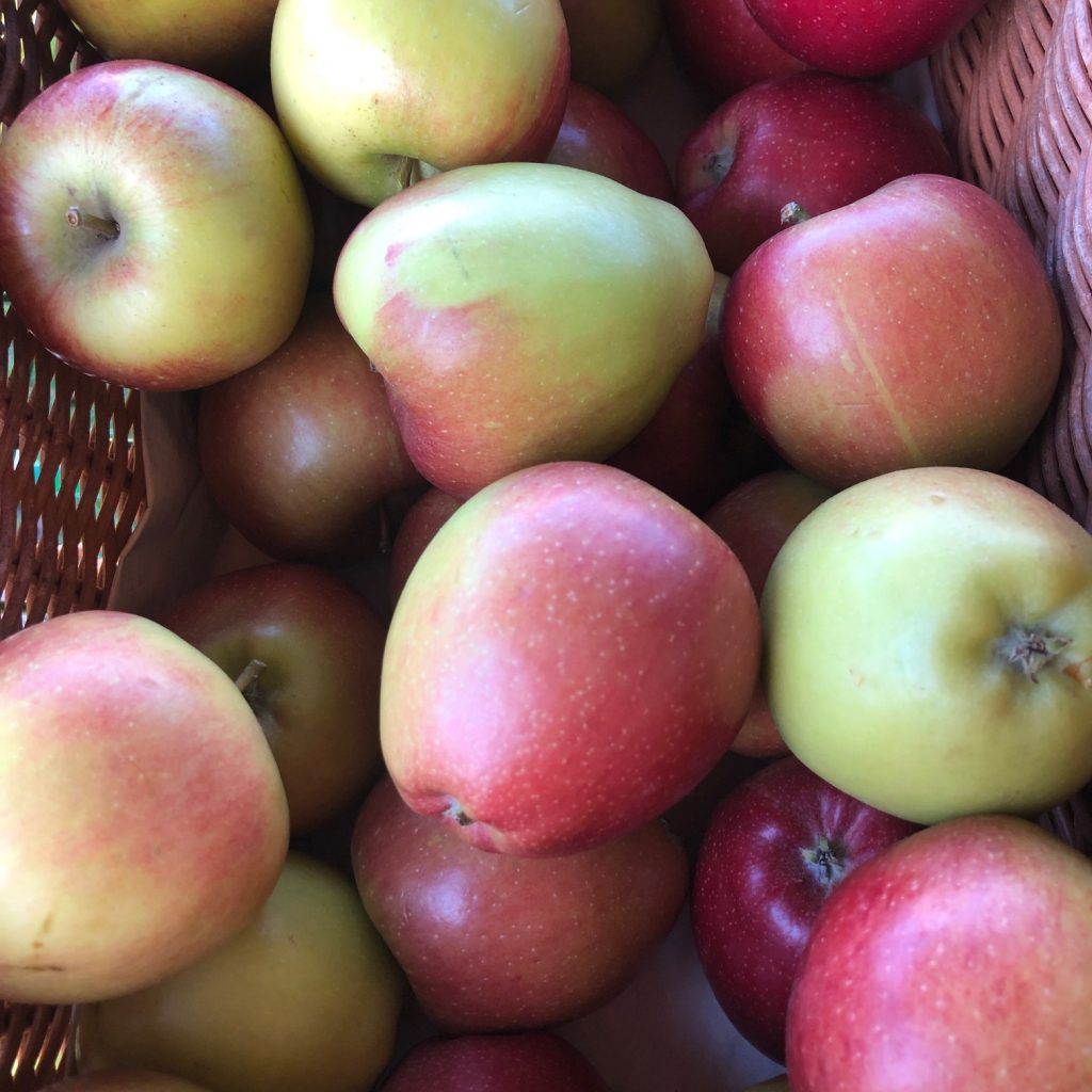 Braeburn Apples - Perryhill Orchards